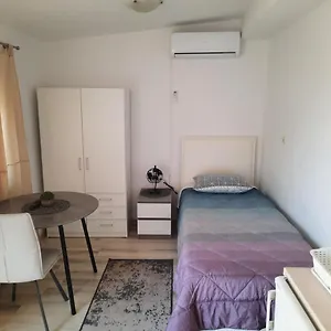 Verunica Apartment